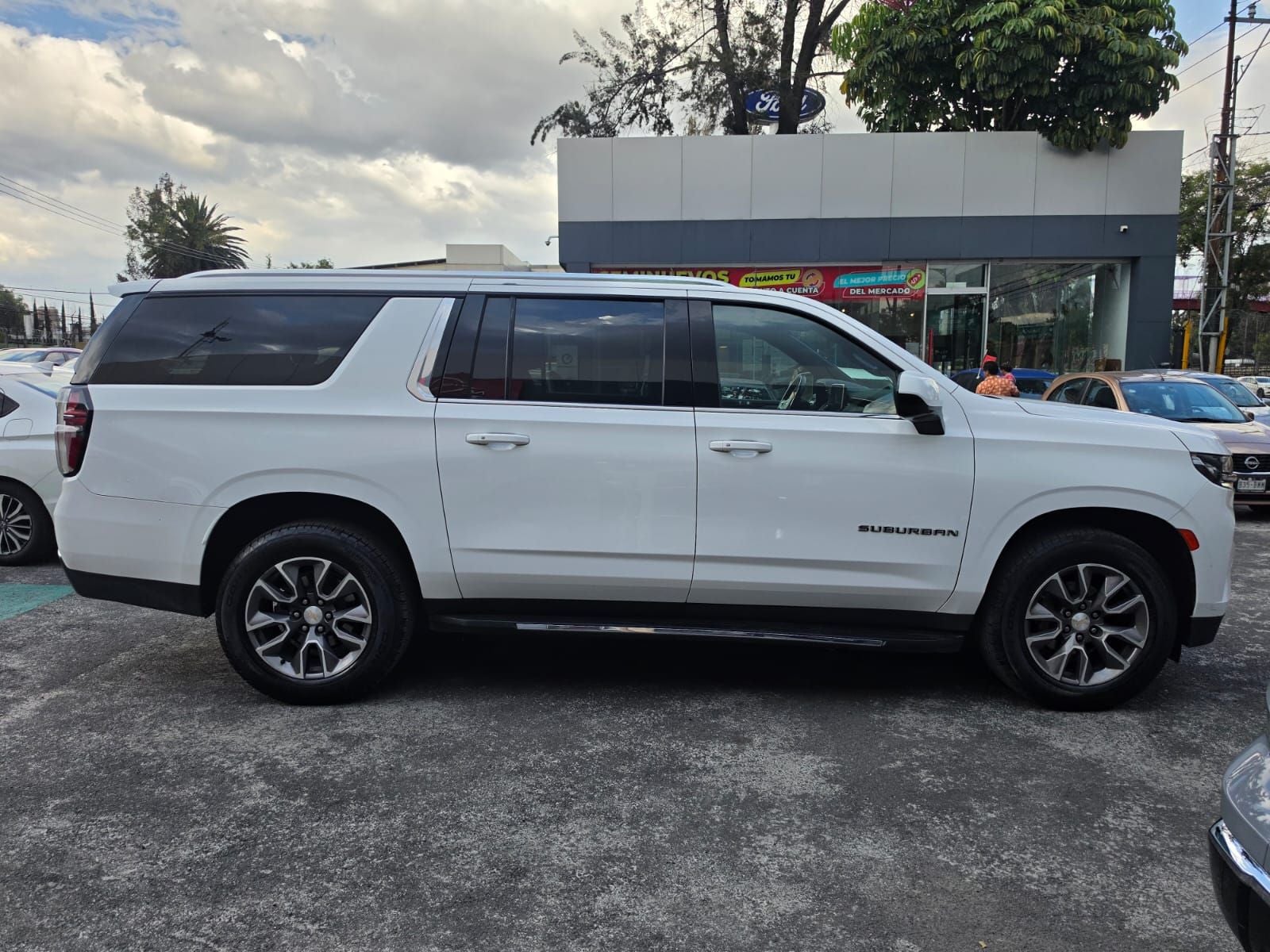 2023 Chevrolet Suburban 5.3 V8 Lt At