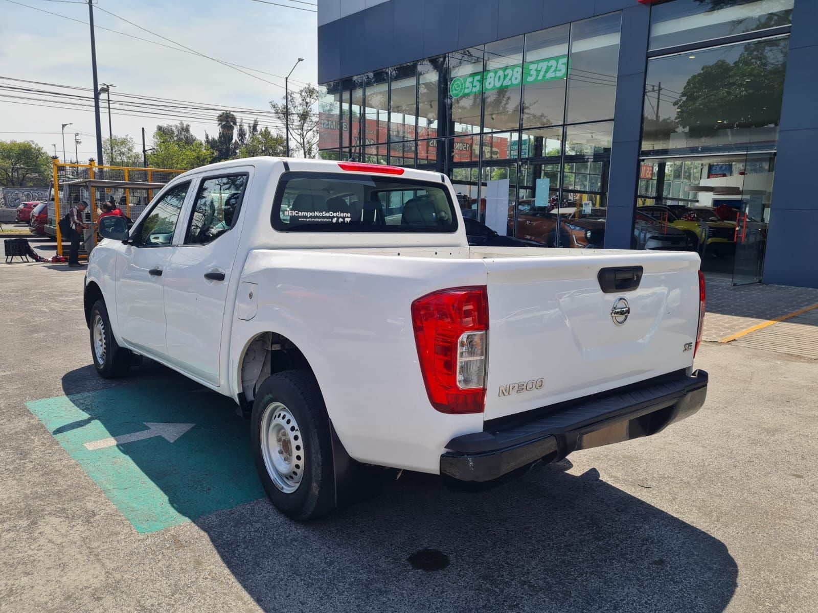 2020 Nissan NP300 Doble Cabina 2.5 SE Paq Seguridad Mt