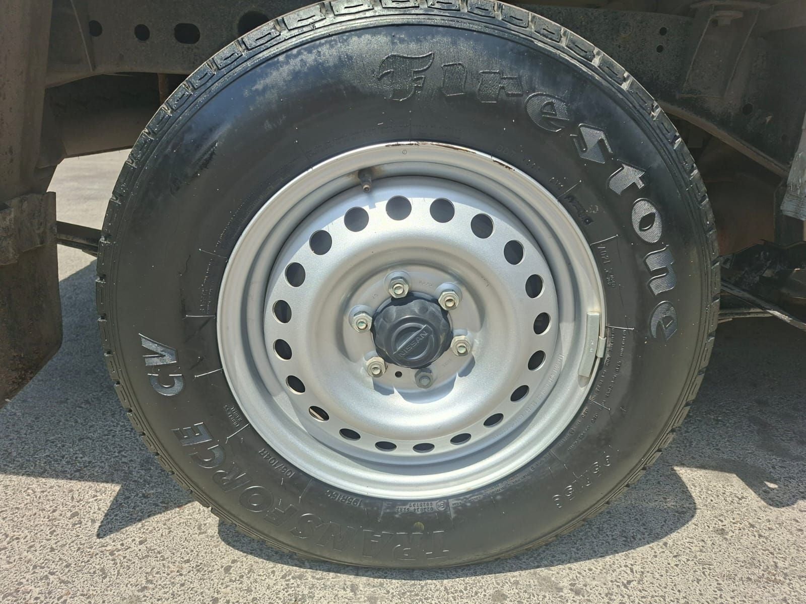 2020 Nissan NP300 Doble Cabina 2.5 SE Paq Seguridad Mt