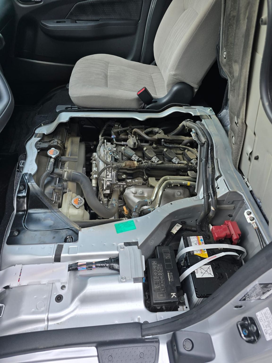 2024 Nissan Urvan 2.5 11 Pasajeros AA Mt